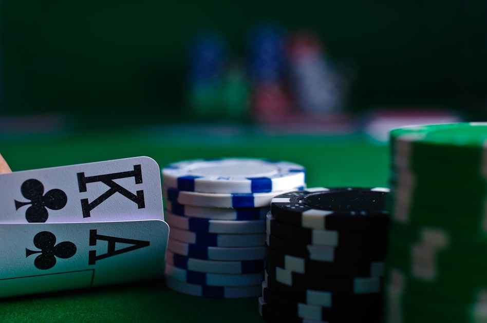 底池赔率与投资回报：棋牌游戏策略分析